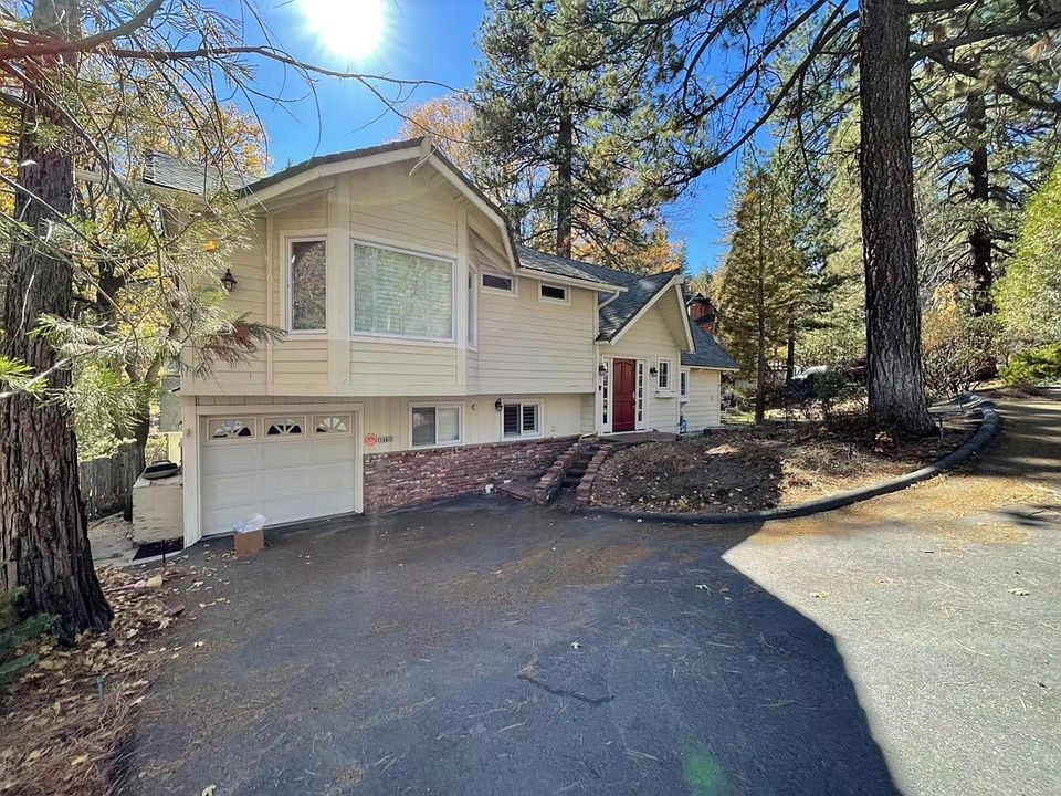 1st image of 26613 Pinehurst Dr