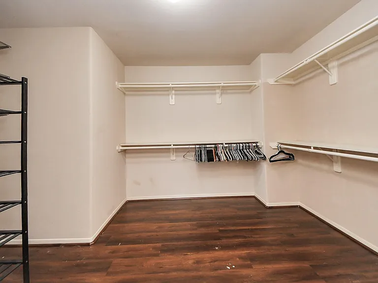5922 Hollister Cole — Photo 29