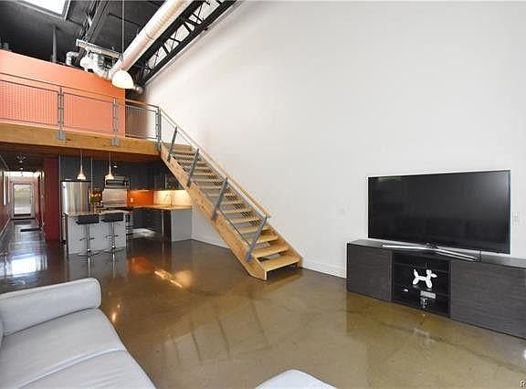 3rd image of 420 E Parent Ave #1