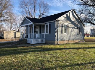303 E Beech St, Shelbina, MO 63468