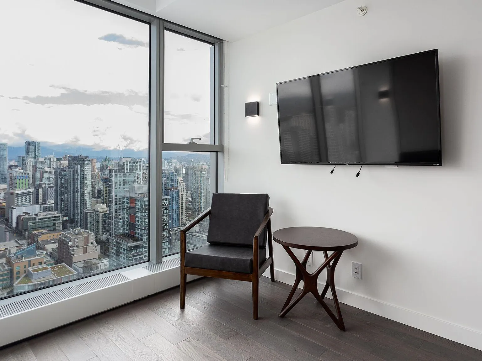 Studio, 437 sqft, $2,790 — Photo 2