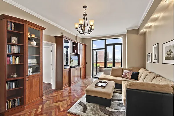 Sold by Stribling | media 1