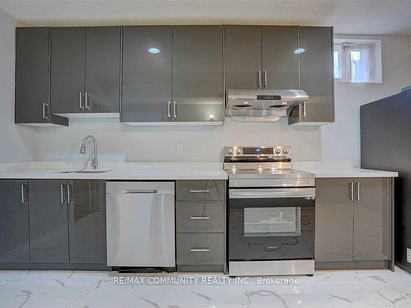 3rd image of 208 Twyn Rivers Dr #Basement