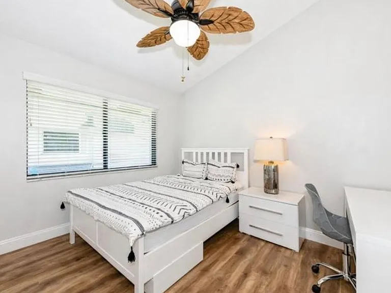 805 Harbour Pointe Way #805 — Photo 8