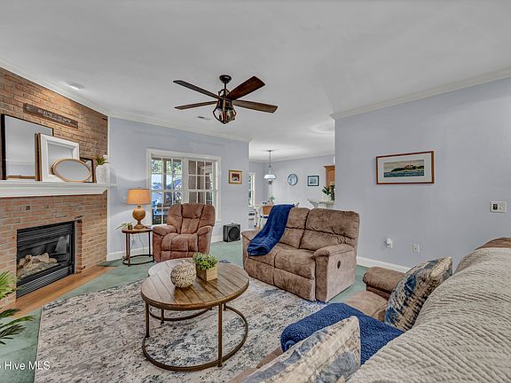 3rd image of 709 Valley Brook Road