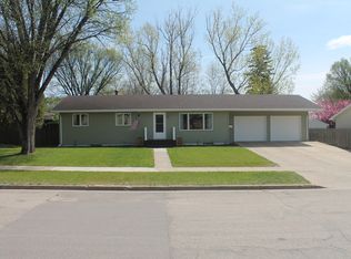 500 25th St NW, Minot, ND 58703