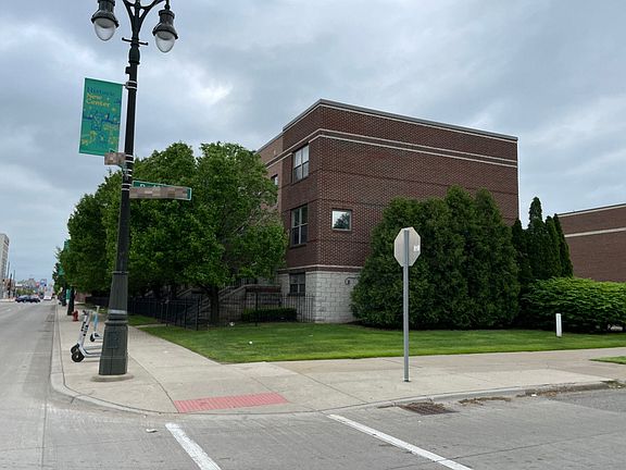 2nd image of 7605 Woodward Ave