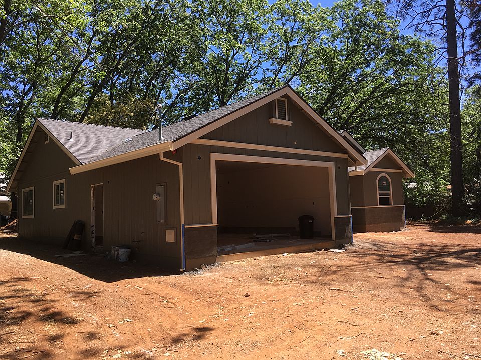 2nd image of 1402 Roy Ln