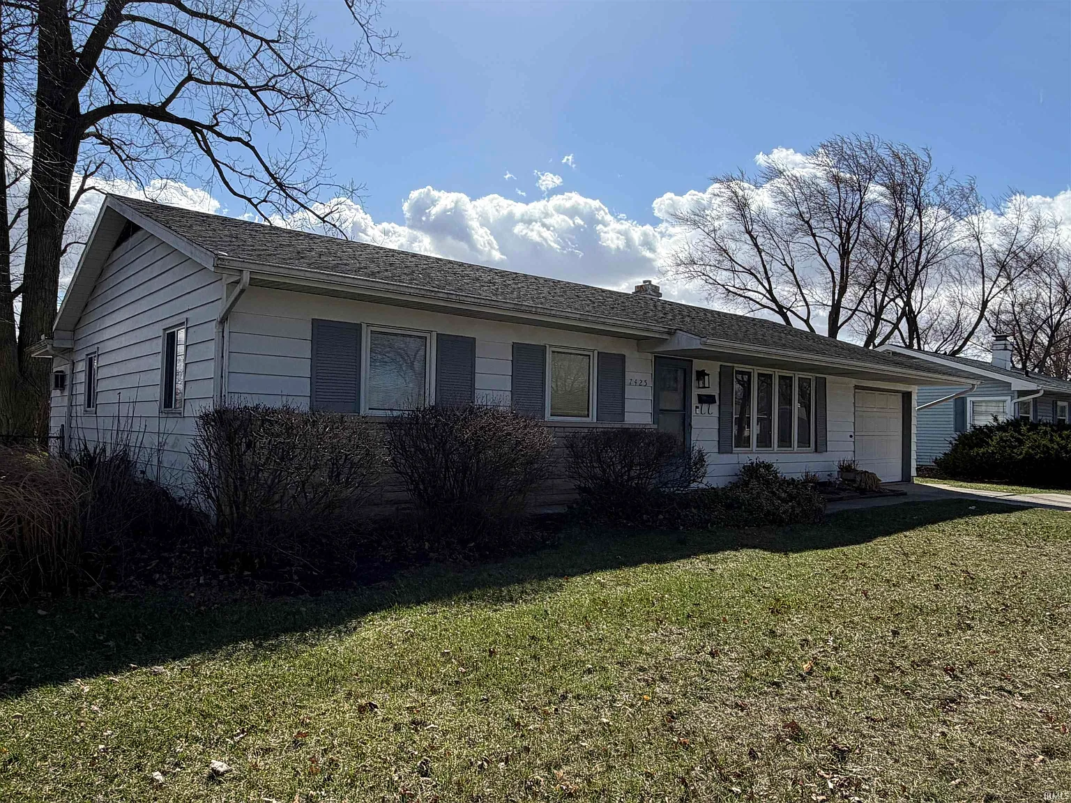 7425 Knightswood Dr photo 1