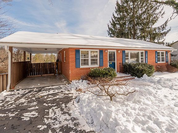 2nd image of 1209 Highland Cir