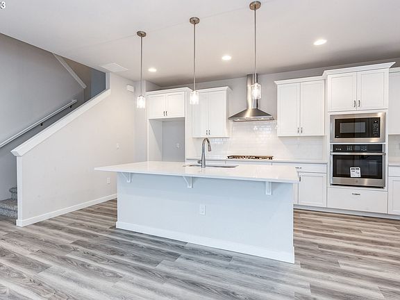 3rd image of 6533 SW Lupine Ln