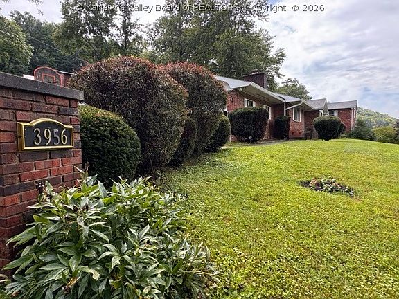 4th image of 3956 Indian Creek Rd