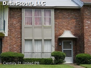 1st image of 609 Greenbriar Dr