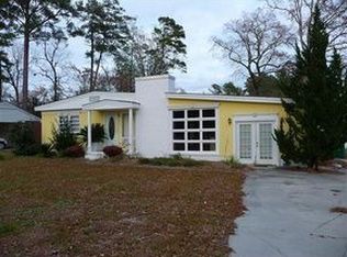 1104 Woodland Dr, Whiteville, NC 28472