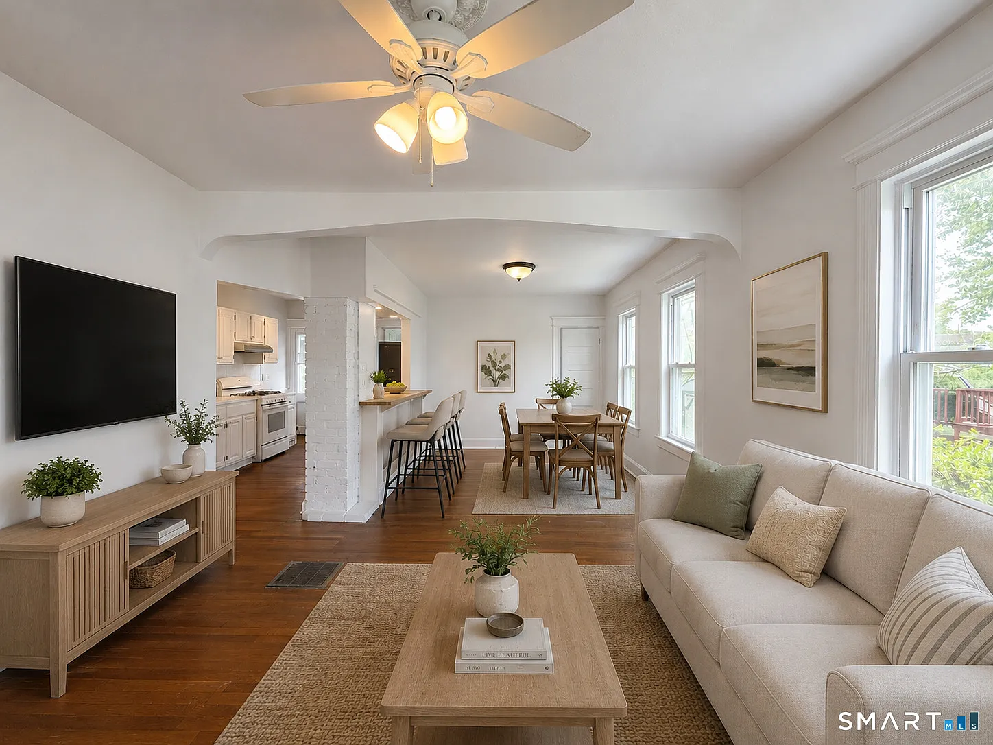3 bed, 1.5 bath, 1195 sqft, $3,100 — Photo 2