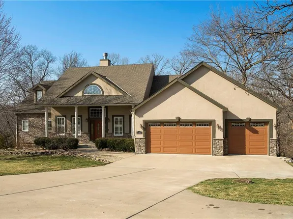 38006 E Parrent Rd, Oak Grove, MO 64075