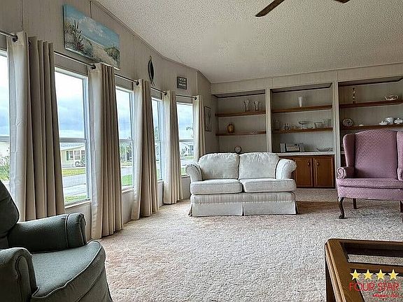 5th image of 1038 W Lakeview Dr