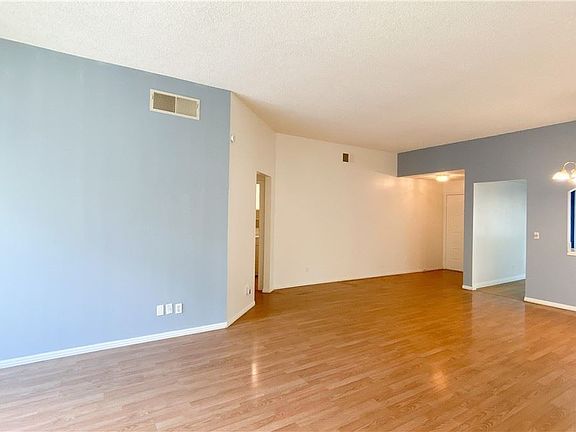 3rd image of 8652 Trafalgar Dr
