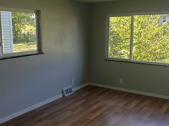 4th image of 398 Beryl Ave