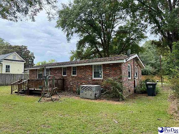 5th image of 806 Windsor Way