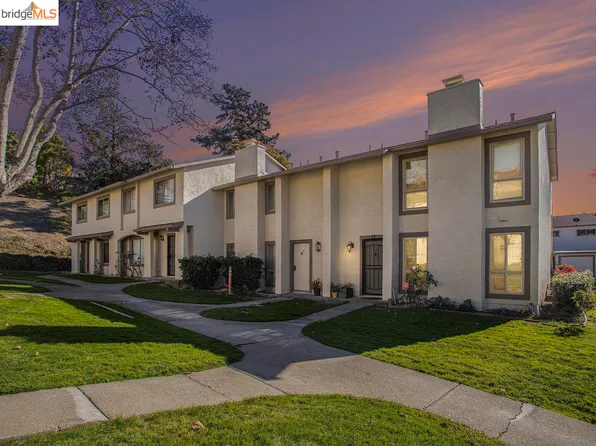 70 Greenview Ln, Richmond, CA 94803