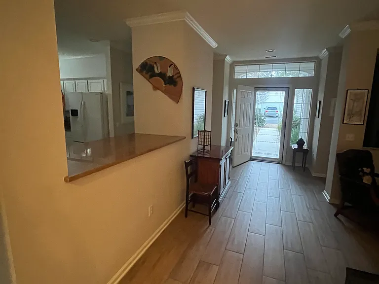 93 Coburn Dr W — Photo 47