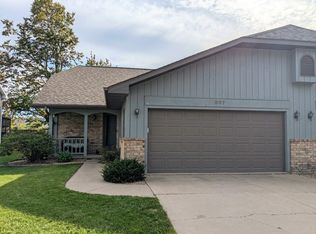 907 W Ridgeview Dr, Appleton, WI 54914