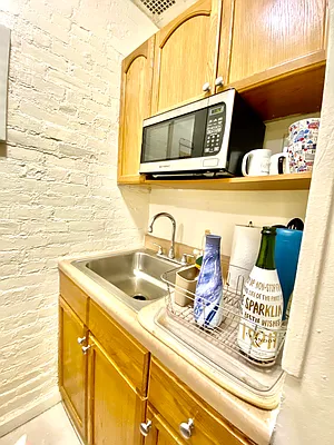 Rented by Compass | media 18