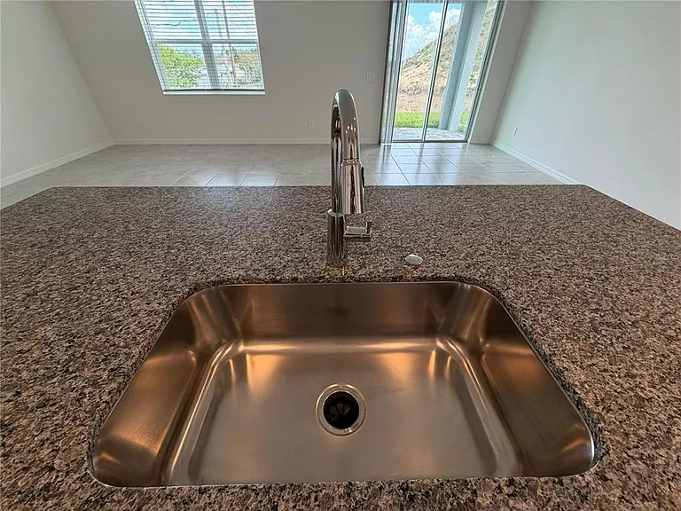 5009 Katrina Dr — Photo 40