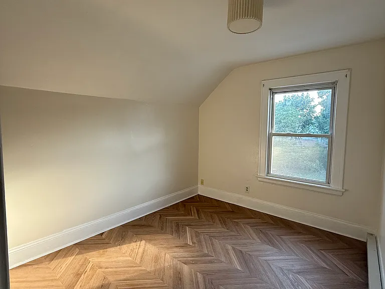 905-907 Corbin Ave #3 — Photo 9