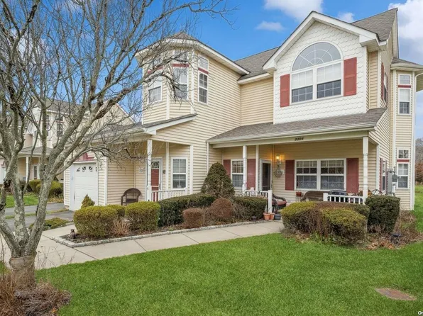3301 Carnoustie Court #1, Riverhead, NY 11901