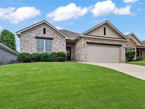 4th image of 576 Camille Ln