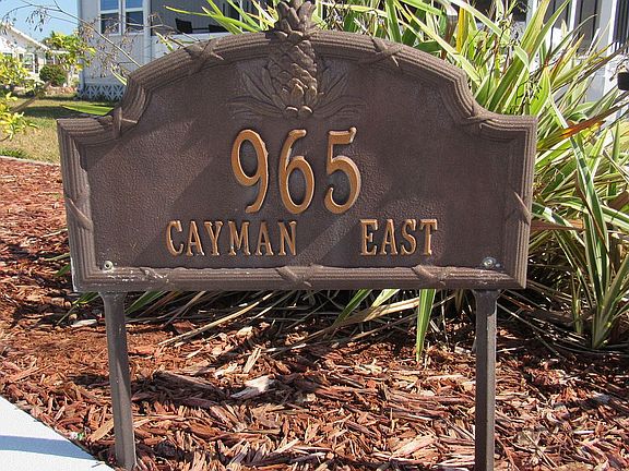 3rd image of 965 E Cayman Ave