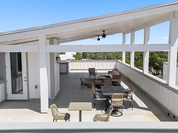 2nd image of 28 W Queen Palm Dr