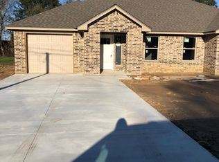 312 S 4th St, Nederland, TX 77627