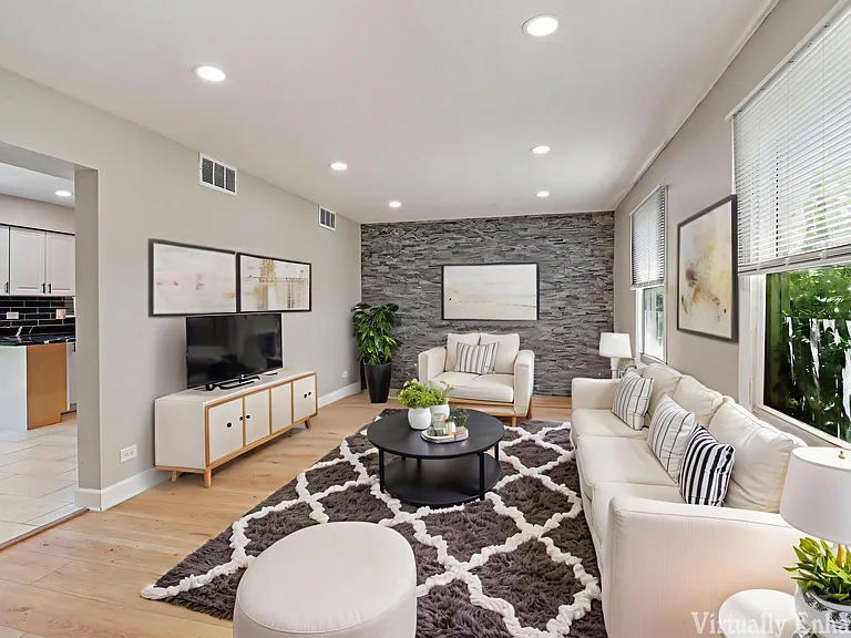 2208 Kensington Dr — Photo 42