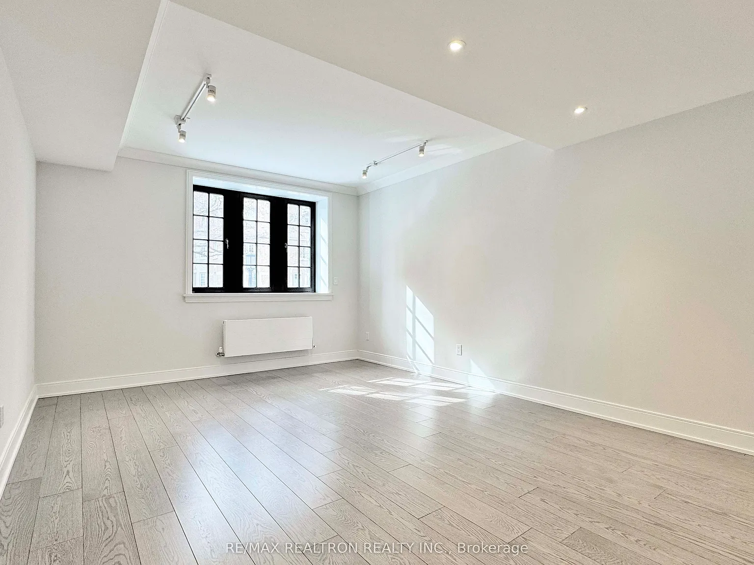Studio, $2,395 — Photo 2
