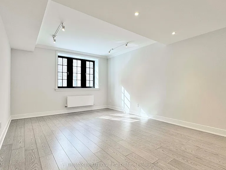 2 Clarendon Ave #105 — Photo 3
