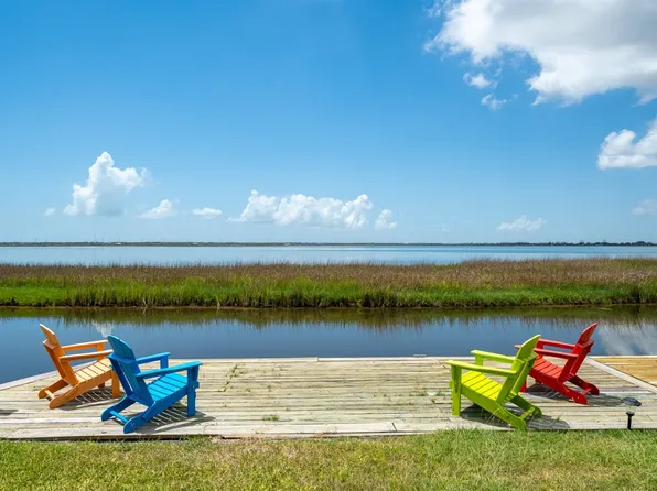 30 Southpointe Cir, Rockport, TX 78382