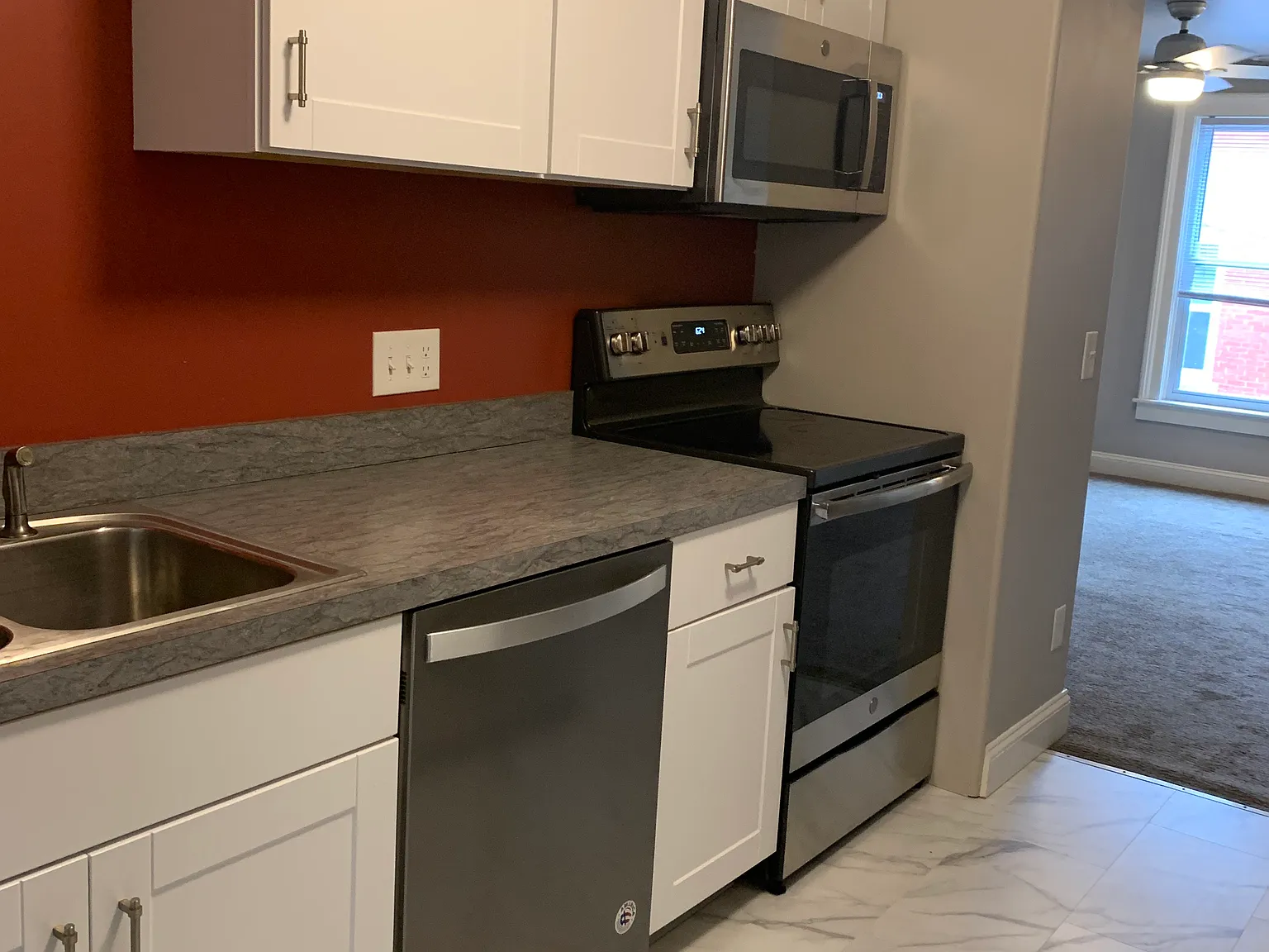 1 bed, 800 sqft, $995 — Photo 1