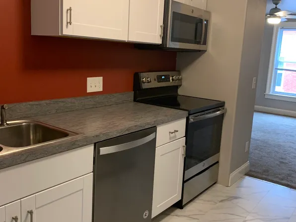 103 1/2 N Oakland St, Saint Johns, MI 48879
