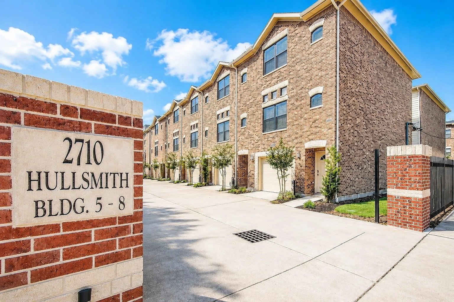 2 bed, 2.0 bath, 1501 sqft, $1,900 — Photo 1