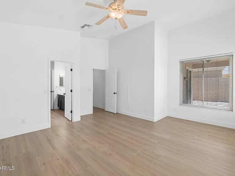 4349 E Smokehouse Trl — Photo 6