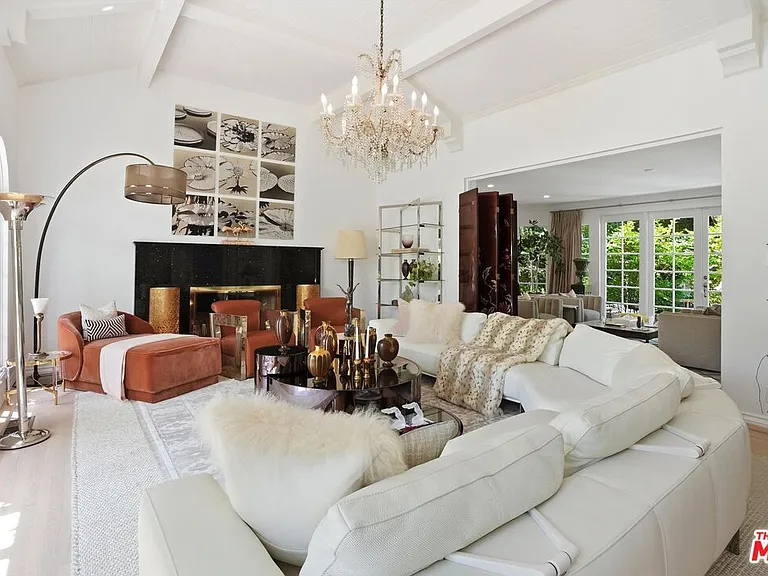 317 S Burlingame Ave — Photo 7
