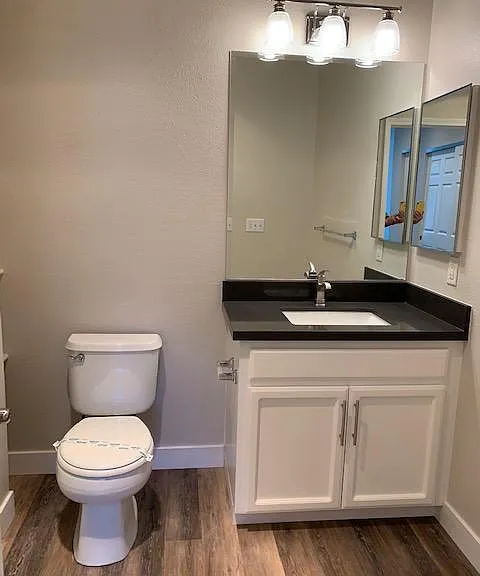 3x2 / 1240 sf - Master Bath (right)