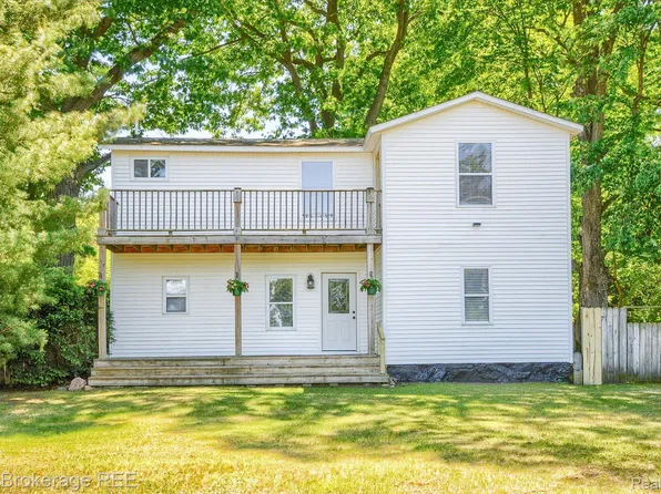 3511 Field Rd, Clio, MI 48420