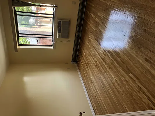 Rented by 18 REALTY | media 23