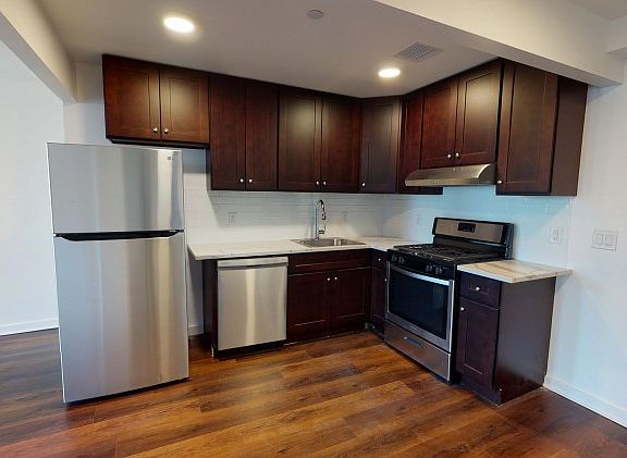 2nd image of 874 Willoughby Ave #805