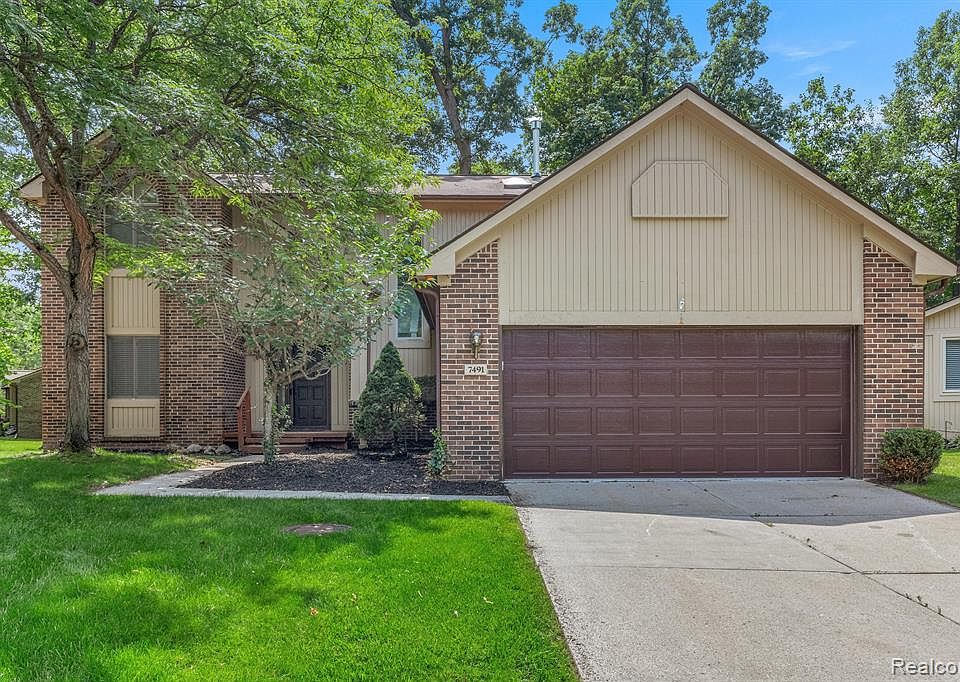 7491 Indianwood Trl, West Bloomfield, MI 48322 Zillow