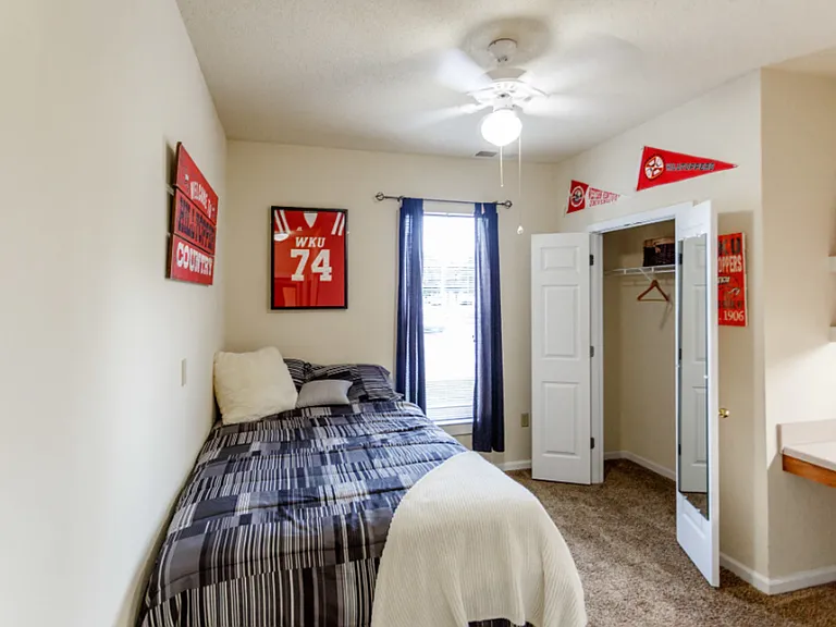 The Crown Apartments — Photo 16